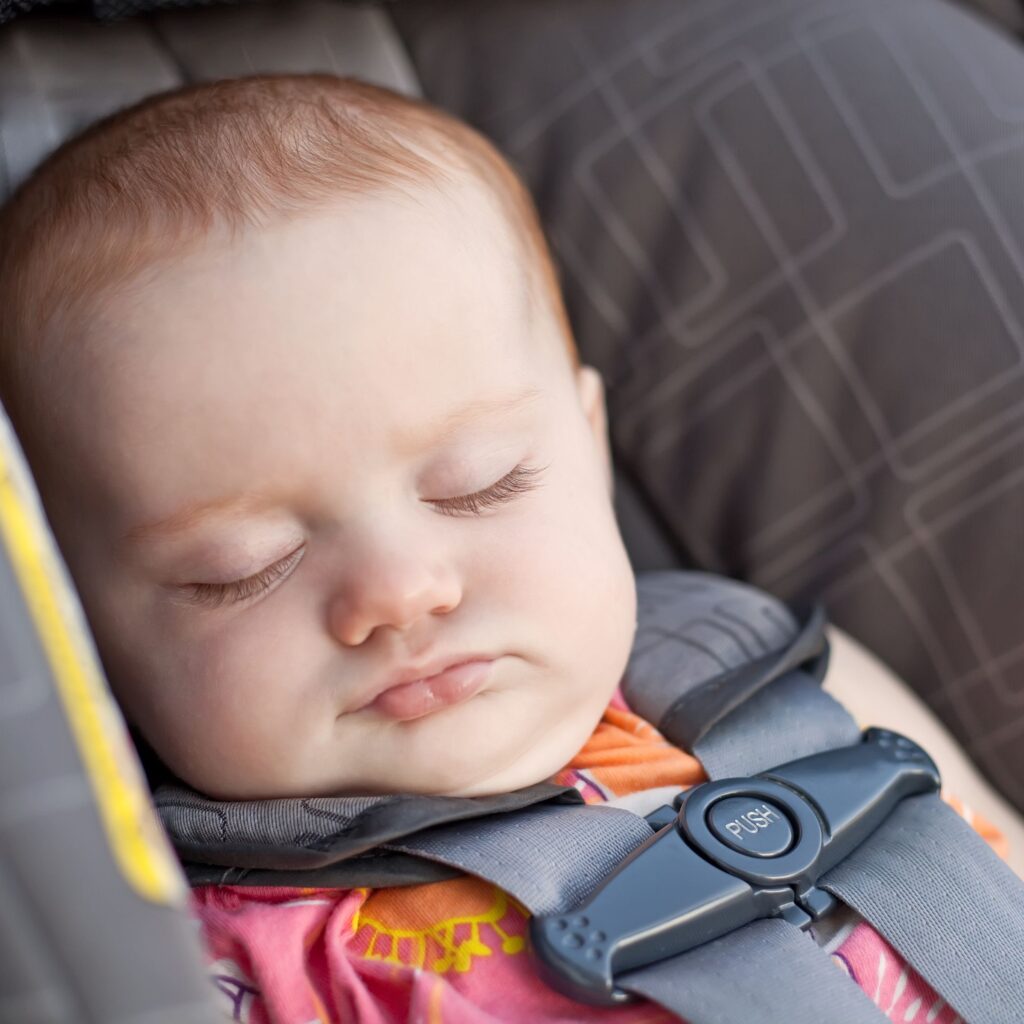 La cinquième astuce et de voyager léger pour passer un bon été avec bébé