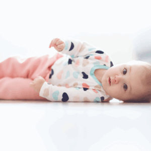 Approche Montessori et le bébé